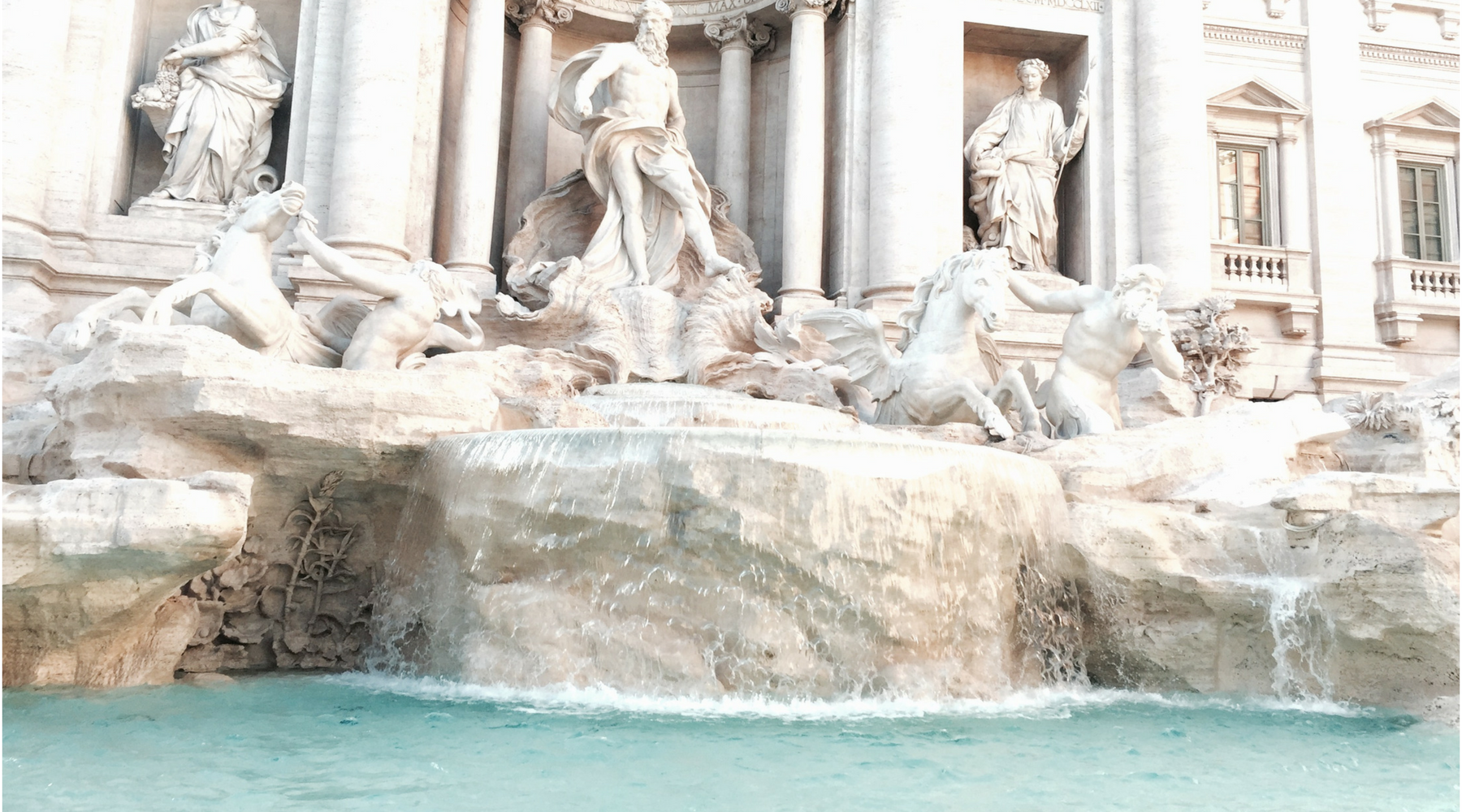 24 Hours in Rome with UrbanUndercover - Trevi Fountain