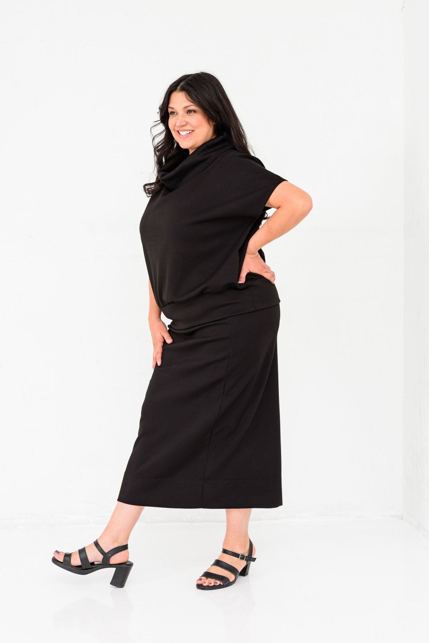 Escape Slim Skirt - UrbanUndercover