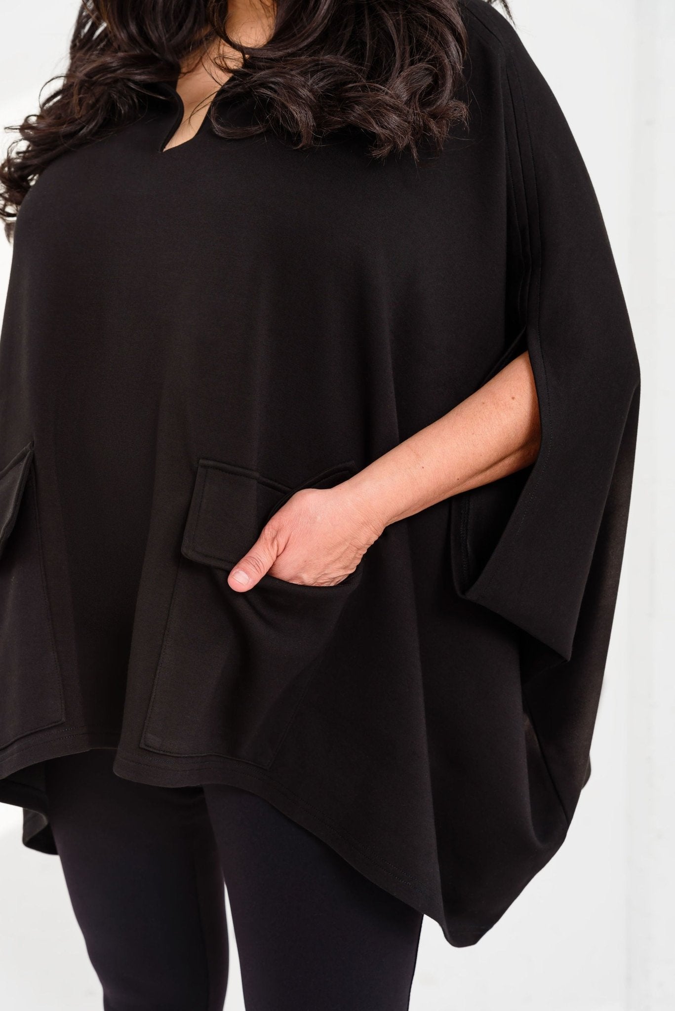 Escape Poncho - UrbanUndercover